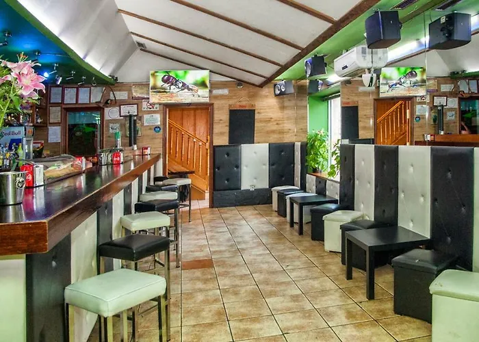 Hostal Goias بيت ضيافة اوفيدو