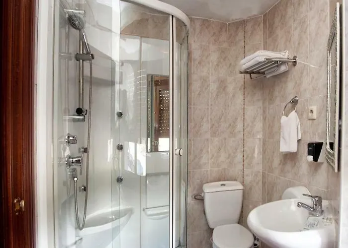 Hostal Goias * اوفيدو