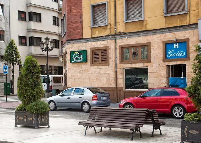 Hostal Goias بيت ضيافة